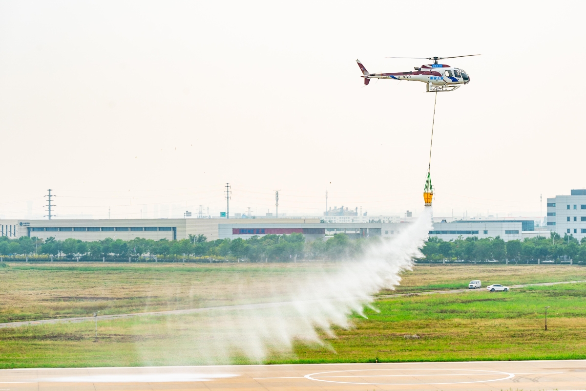 AC311A举行航行预演。。。。。摄影：岳书华-1